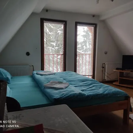 Vikend Kuca Libertas アパート