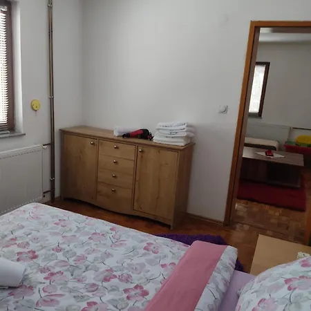 Vikend Kuca Libertas * Sisava