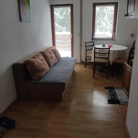 Vikend Kuca Libertas アパート